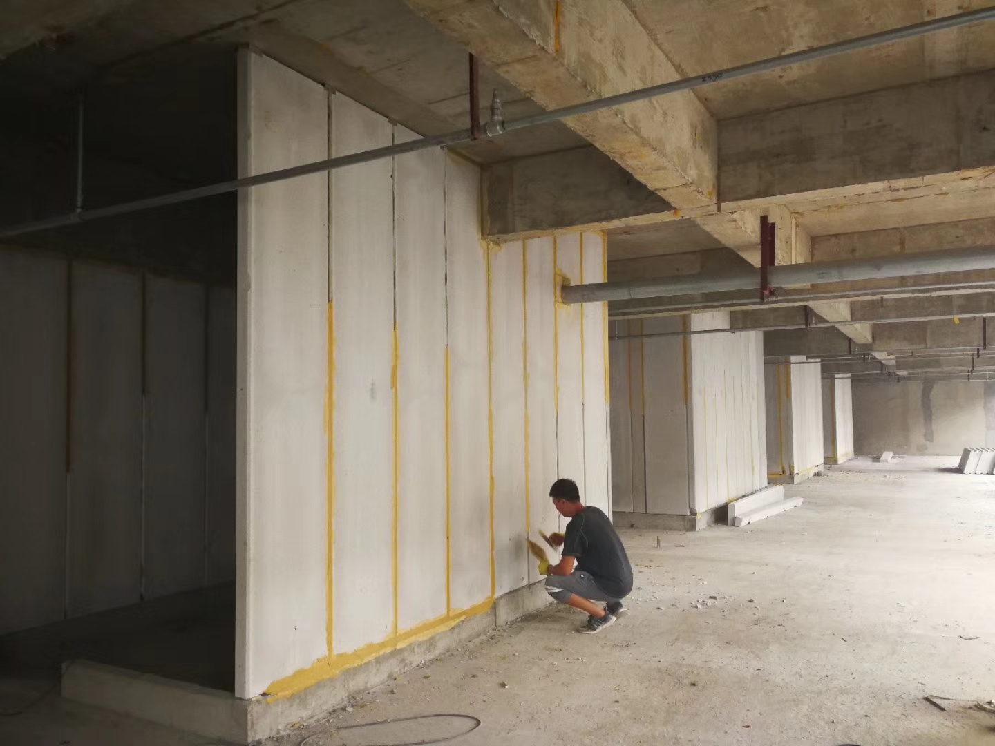 冀州无机发泡轻骨料混凝土隔墙板施工技术性能研究